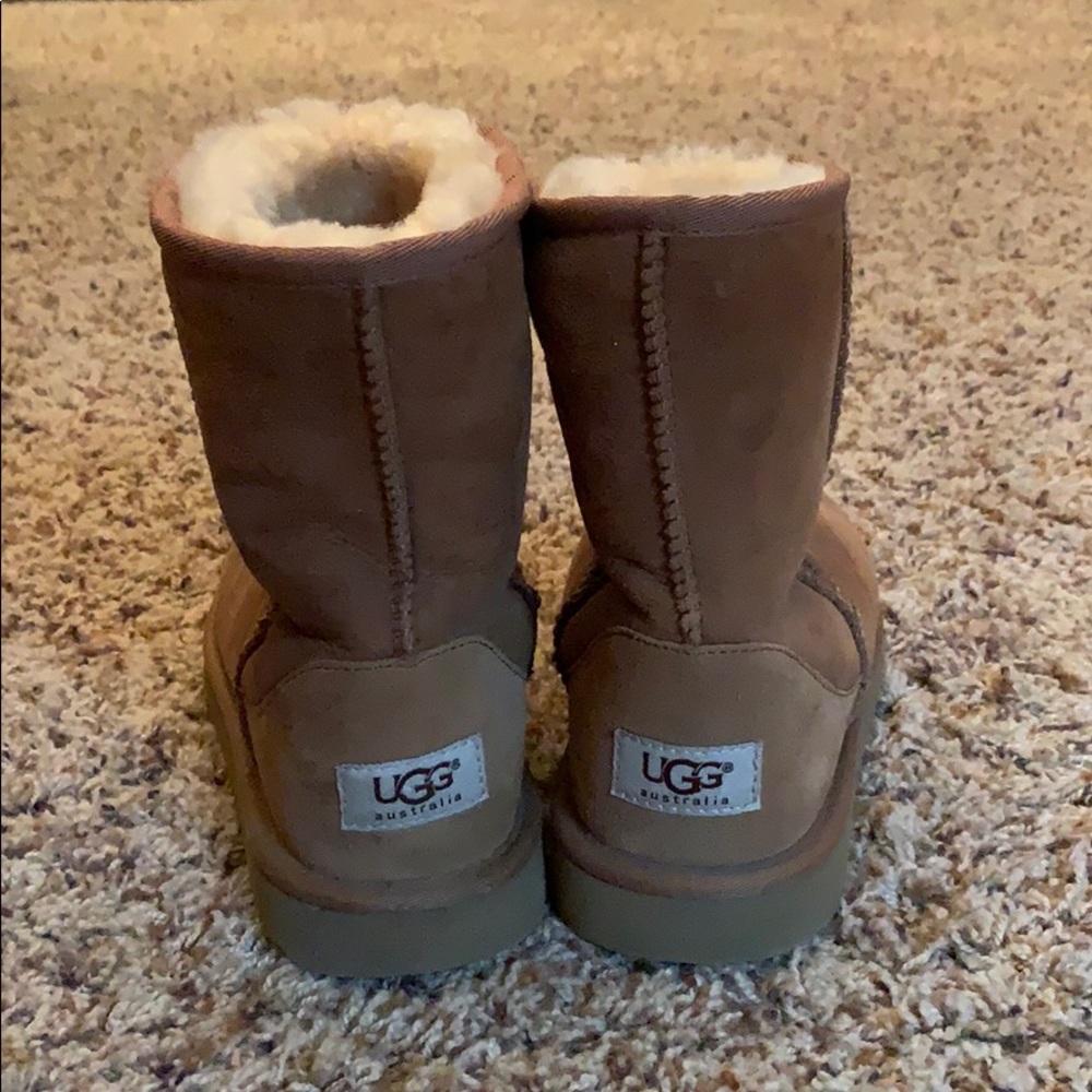Classic short II tan boots! Only worn twice.